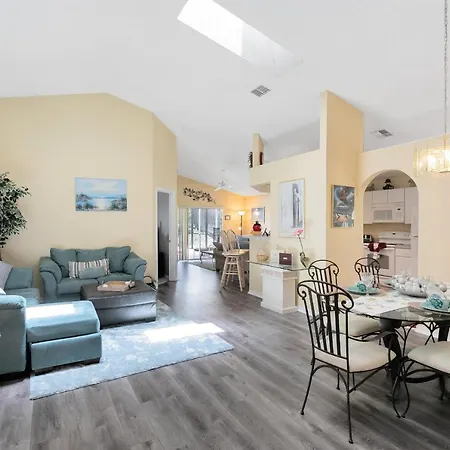 4 Bed Located In Davenport Only Minutes To Disney